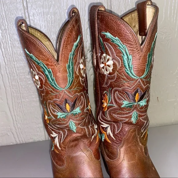 Embroidered Brown Western Boots - Picture 4 of 11